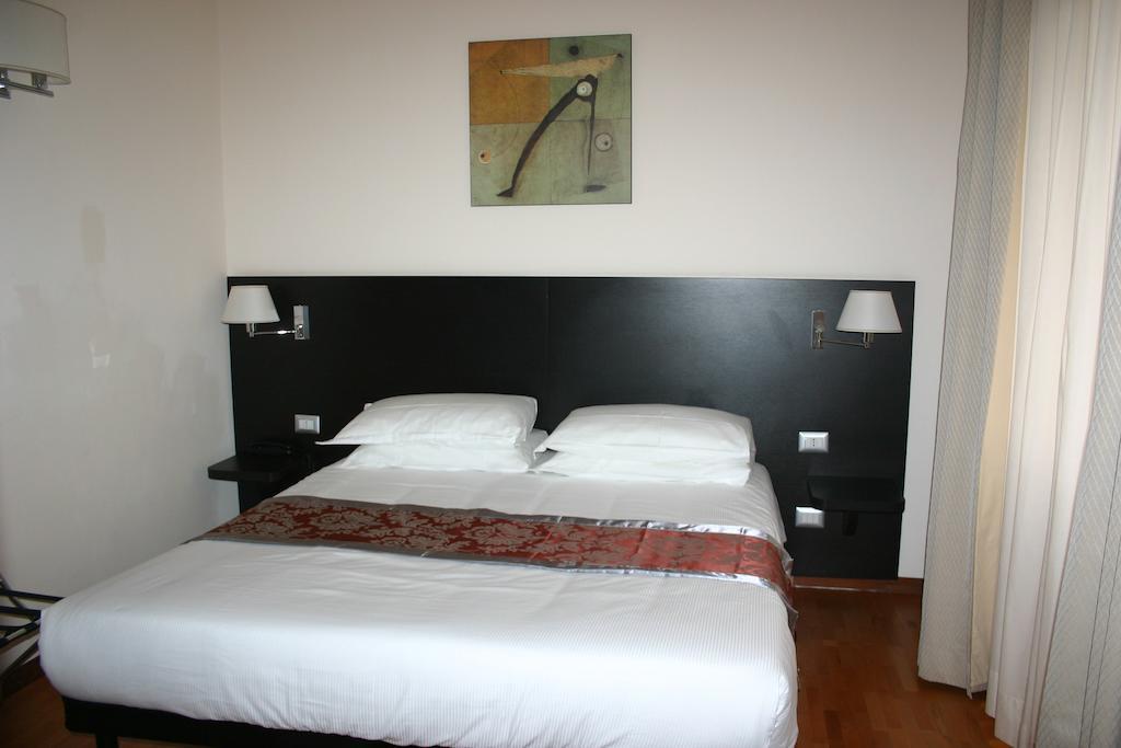 Regal Park Hotel Roma Quarto foto